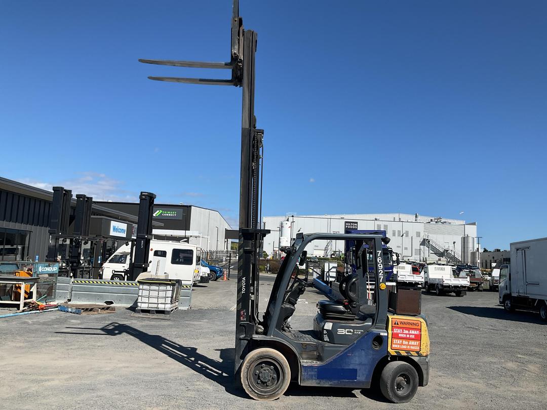 Photo '10' of Toyota 8FD30 Forklift Photo '10' of Toyota 8FD30 Forklift