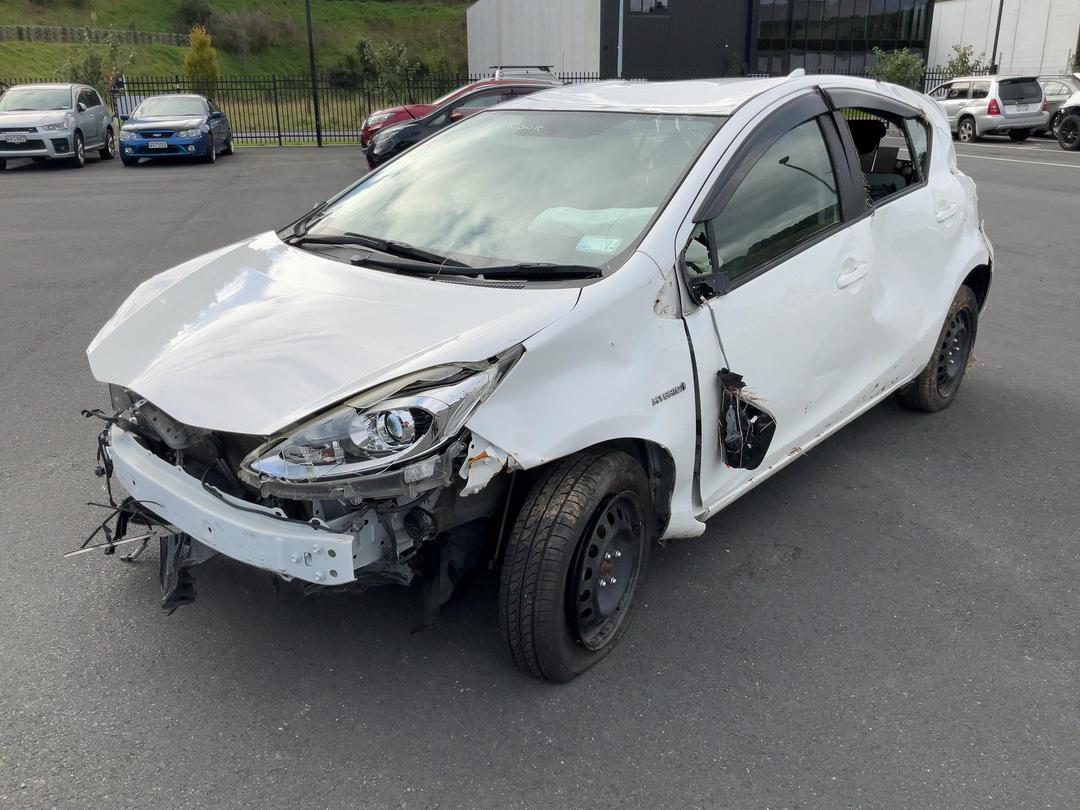 Photo '3' of Toyota Aqua Hybrid