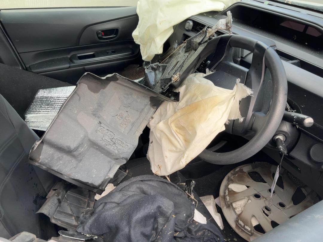 Photo '10' of Toyota Aqua Hybrid