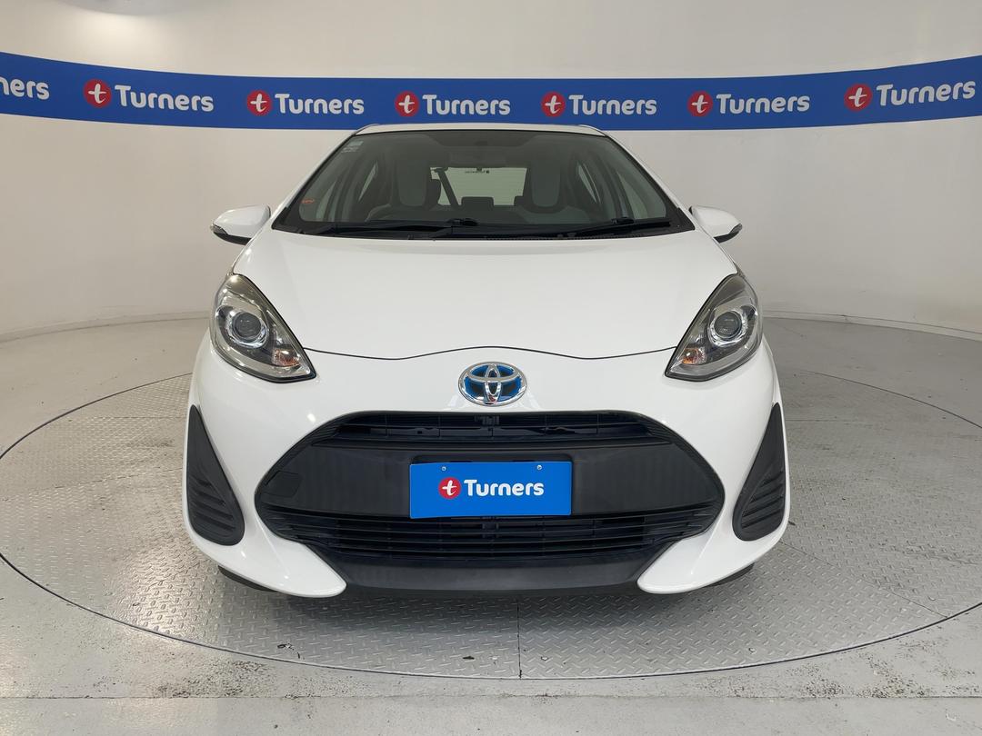 Photo '2' of Toyota Aqua