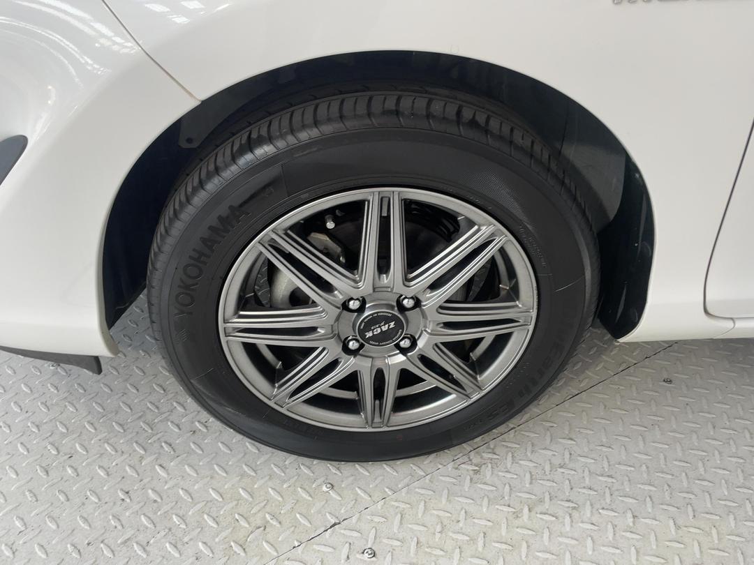 Photo '10' of Toyota Aqua
