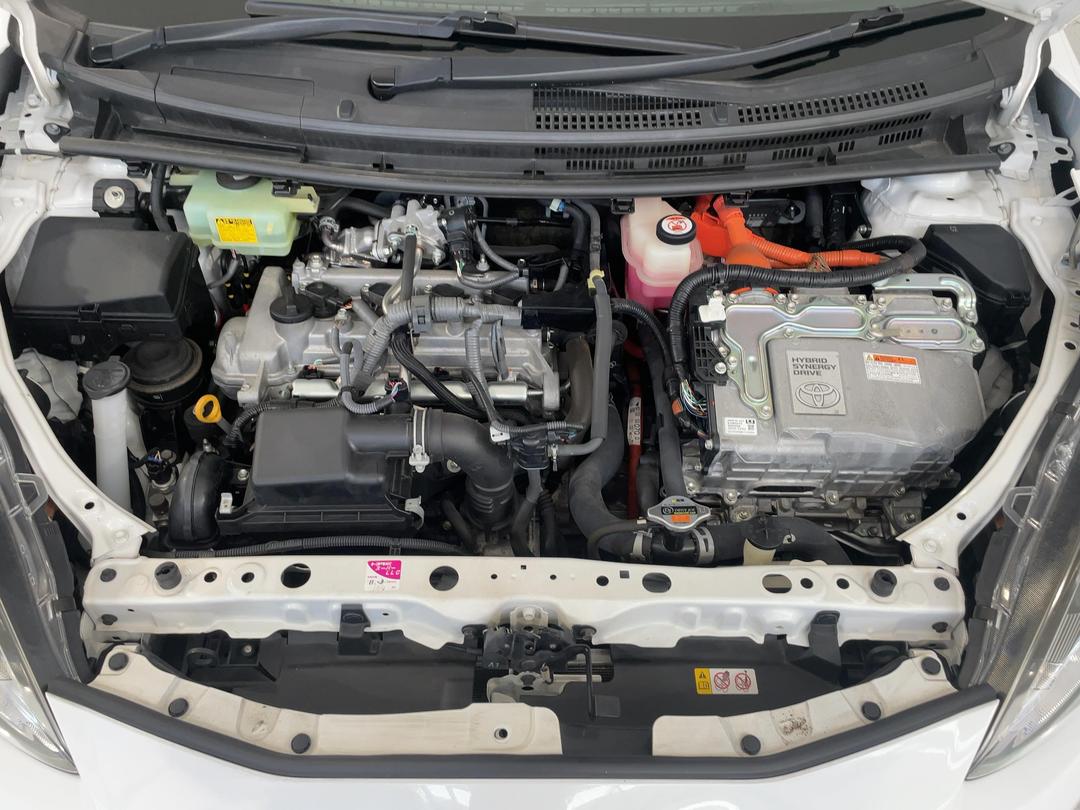 Photo '13' of Toyota Aqua