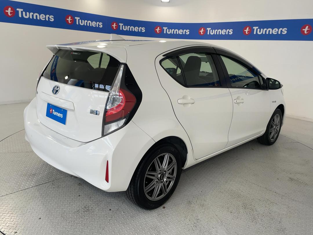 Photo '7' of Toyota Aqua