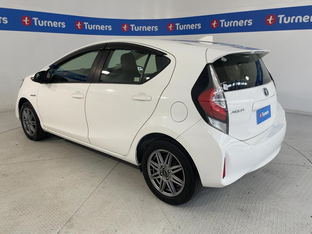 Photo '5' of Toyota Aqua