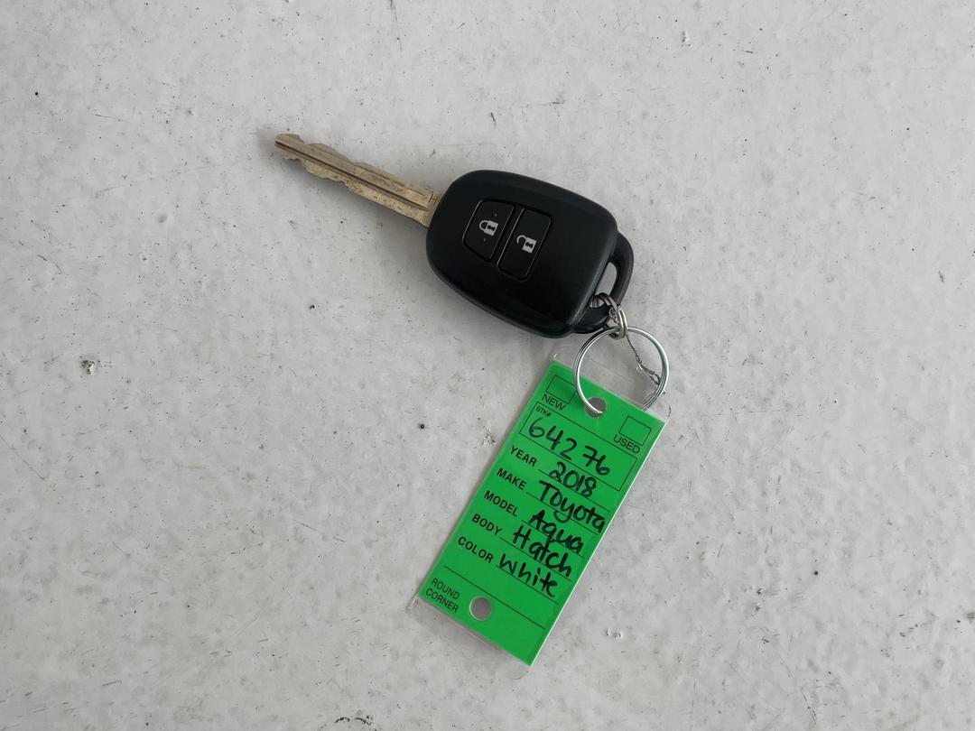 Photo '22' of Toyota Aqua
