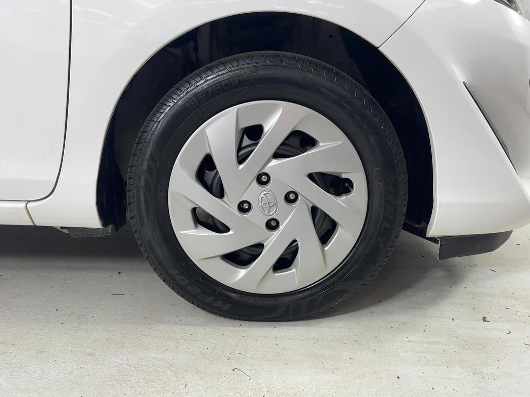 Photo '9' of Toyota Aqua