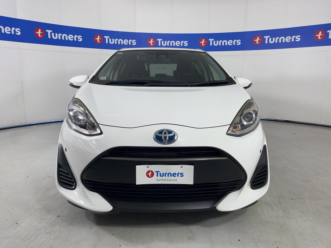 Photo '2' of Toyota Aqua