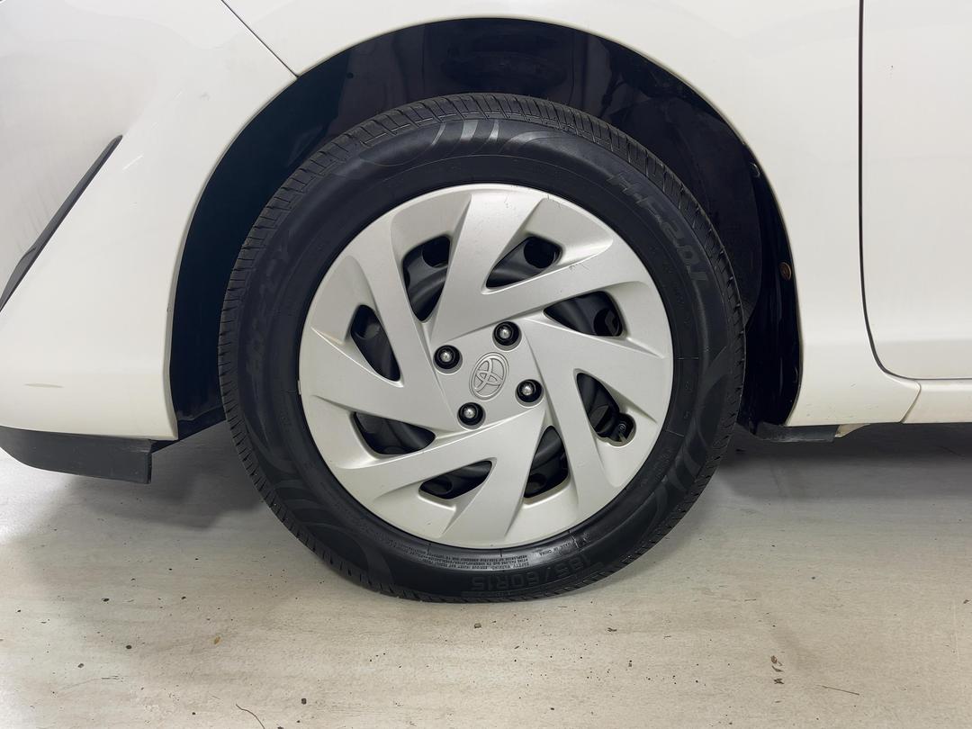 Photo '10' of Toyota Aqua