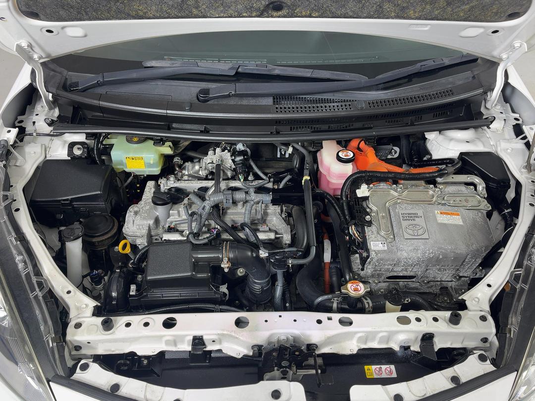 Photo '13' of Toyota Aqua
