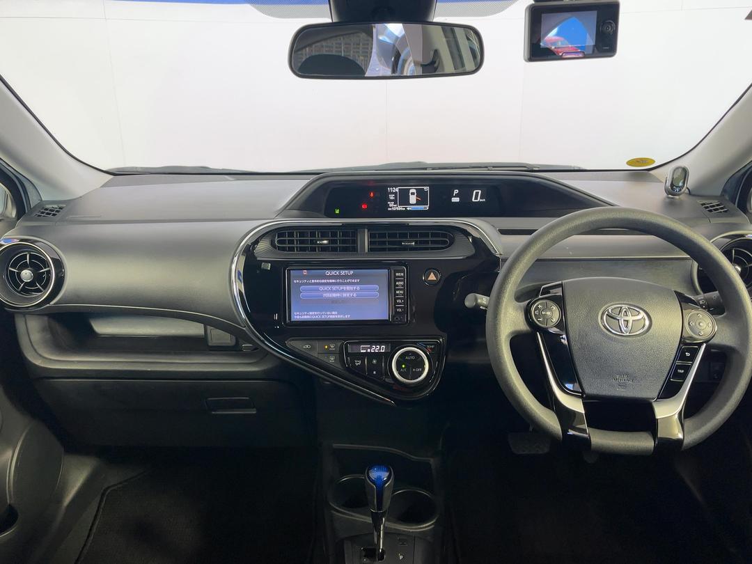 Photo '17' of Toyota Aqua