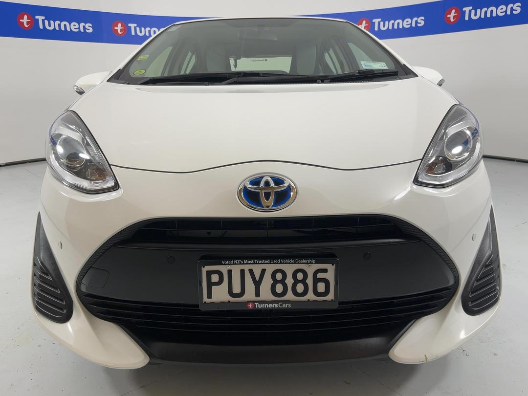 Photo '2' of Toyota Aqua