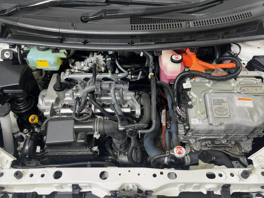 Photo '13' of Toyota Aqua