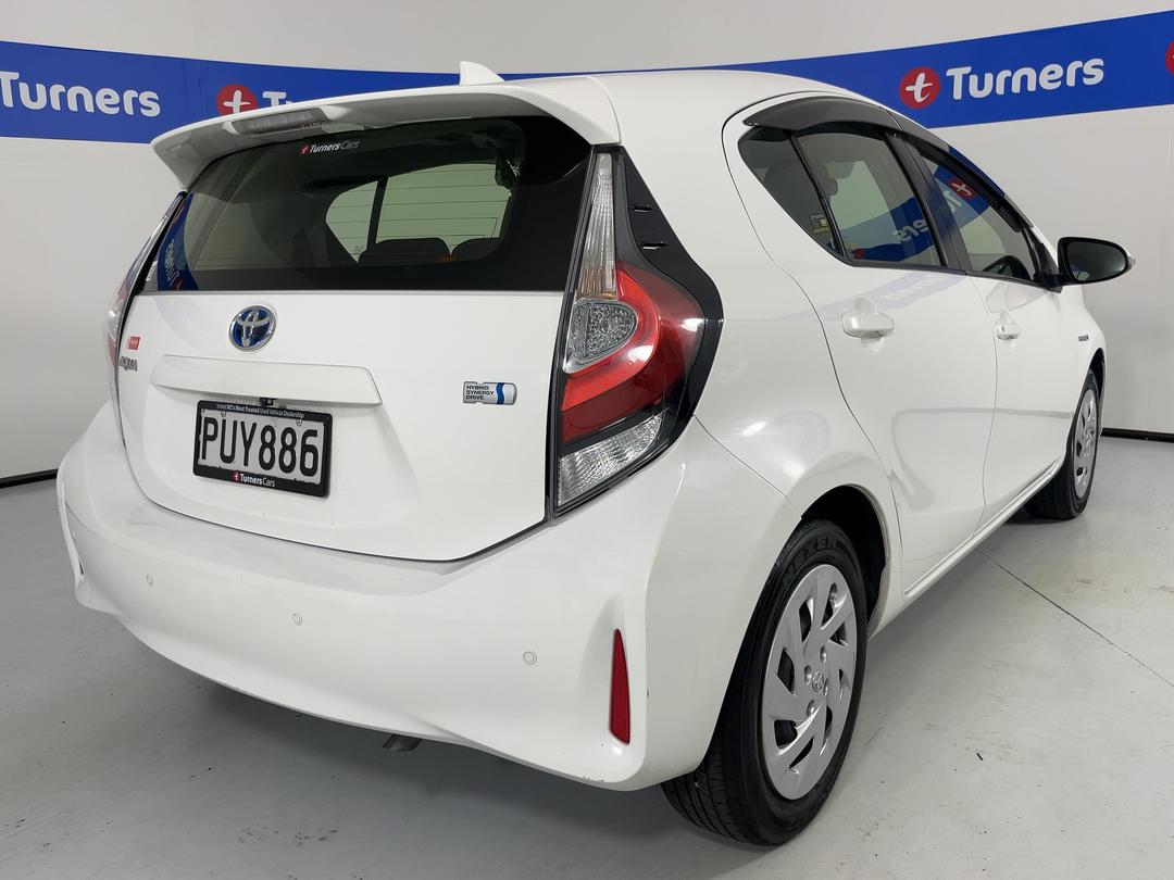 Photo '7' of Toyota Aqua