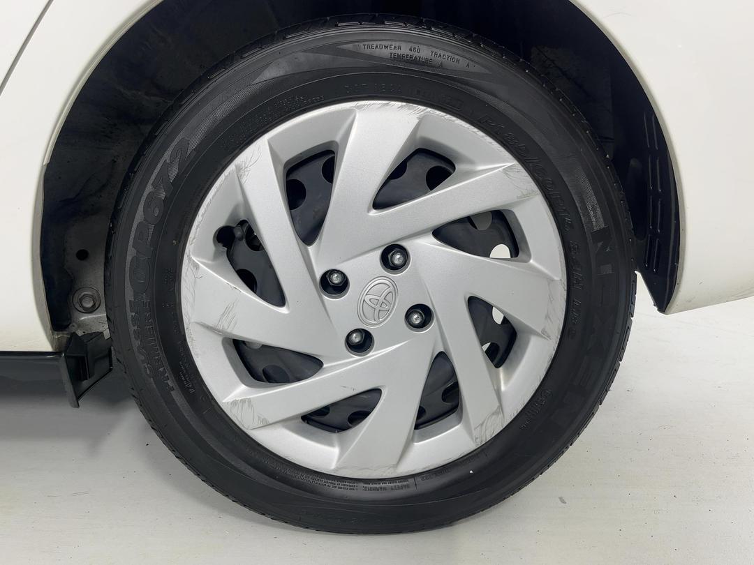 Photo '11' of Toyota Aqua