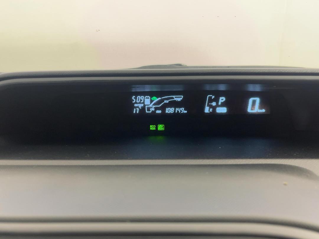 Photo '21' of Toyota Aqua