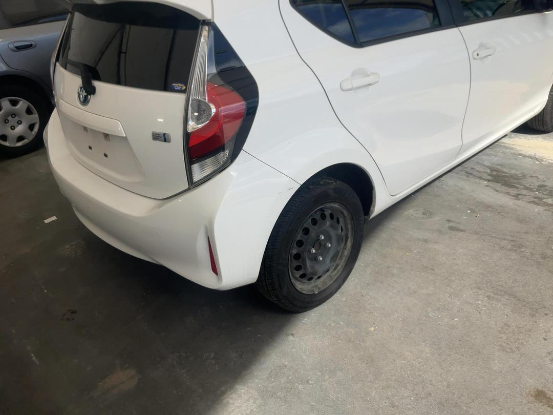 Photo '13' of Toyota Aqua