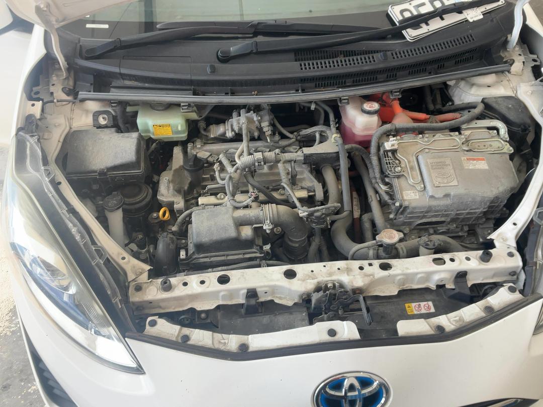 Photo '16' of Toyota Aqua