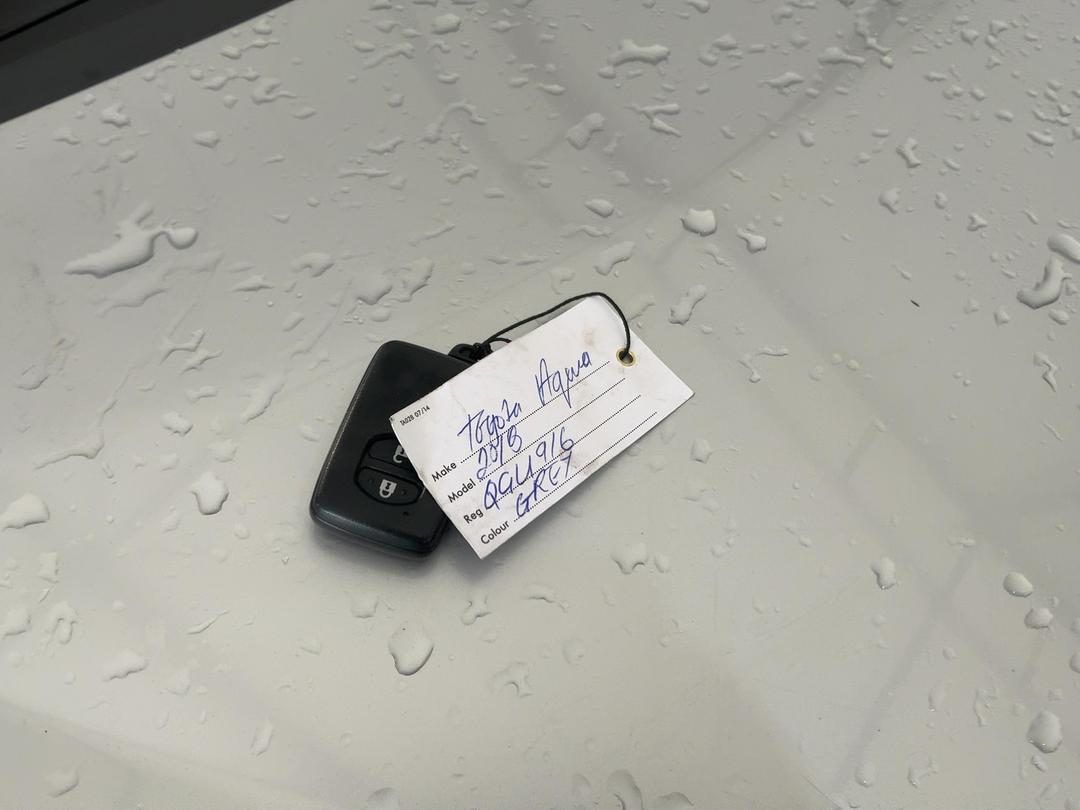 Photo '11' of Toyota Aqua Photo '11' of Toyota Aqua
