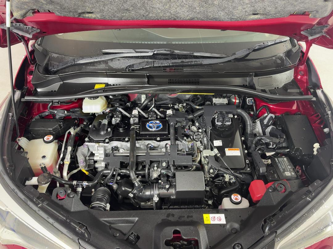 Photo '13' of Toyota C-HR
