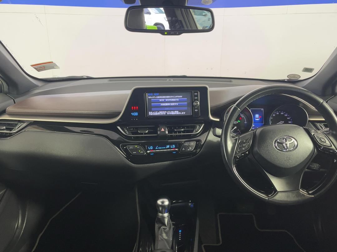 Photo '17' of Toyota C-HR