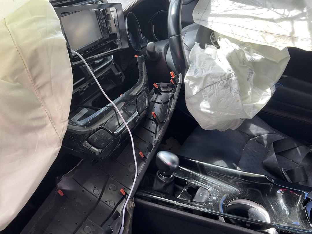 Photo '12' of Toyota C-HR Limited