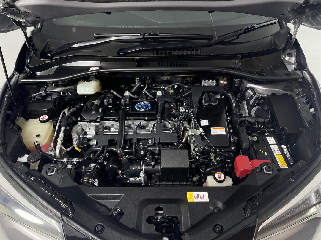 Photo '13' of Toyota C-HR