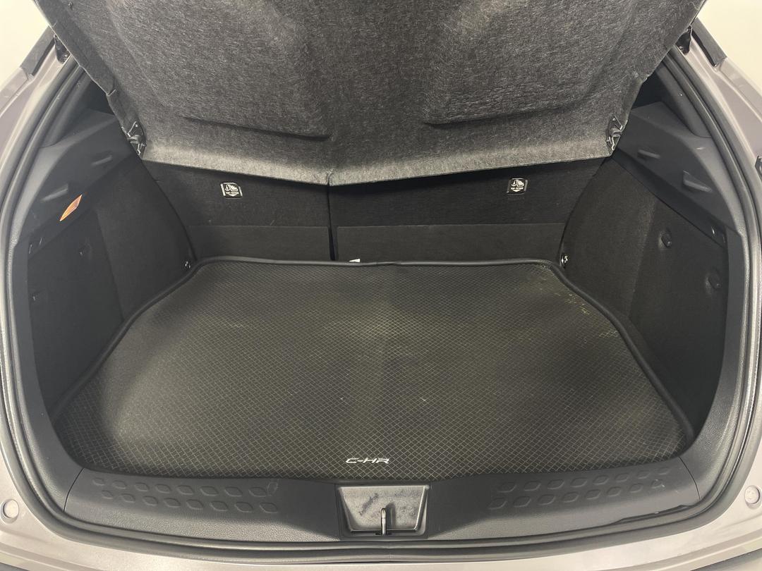 Photo '14' of Toyota C-HR