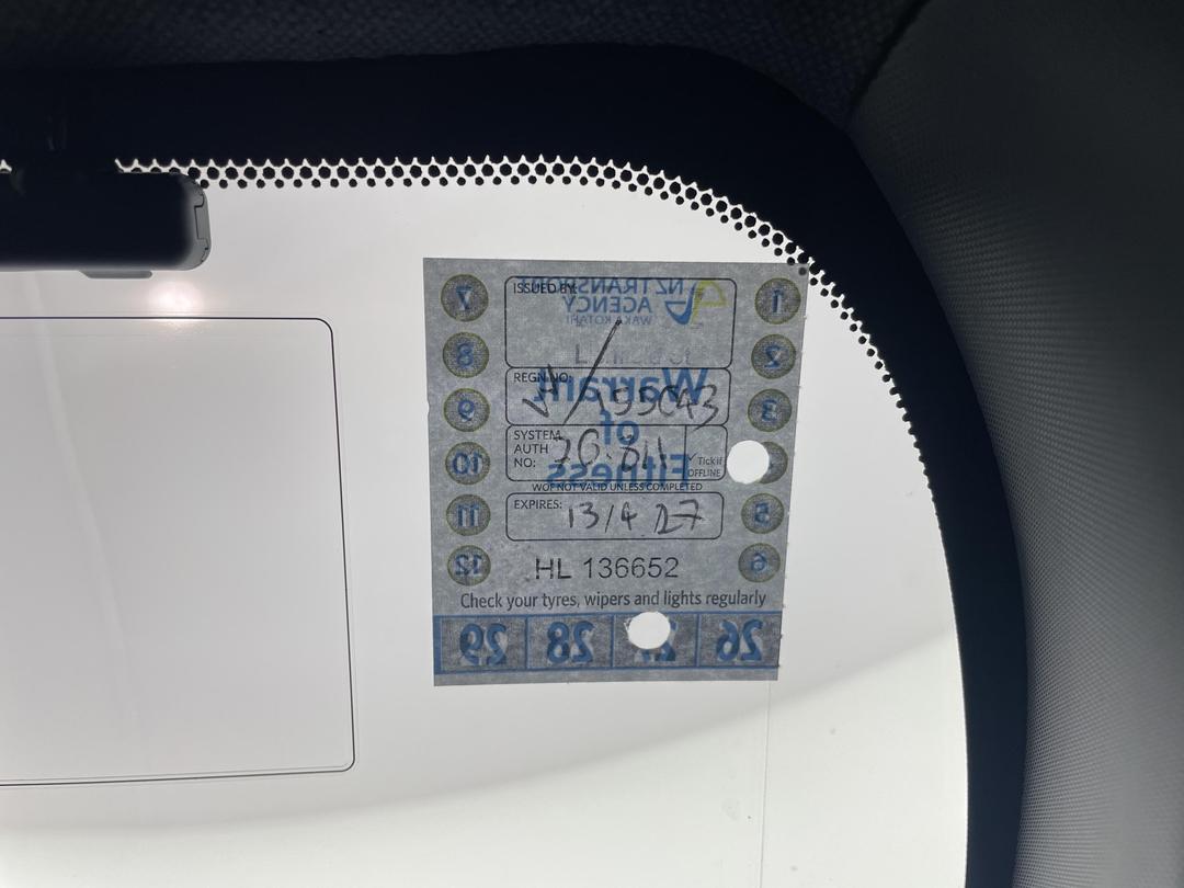 Photo '30' of Toyota C-HR