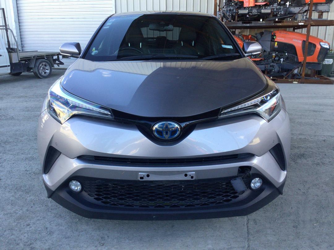 Photo '2' of Toyota C-HR