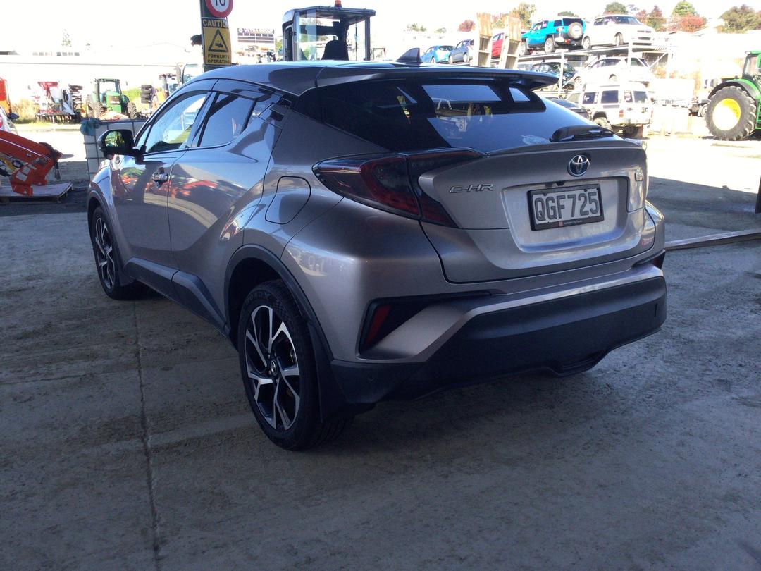 Photo '5' of Toyota C-HR