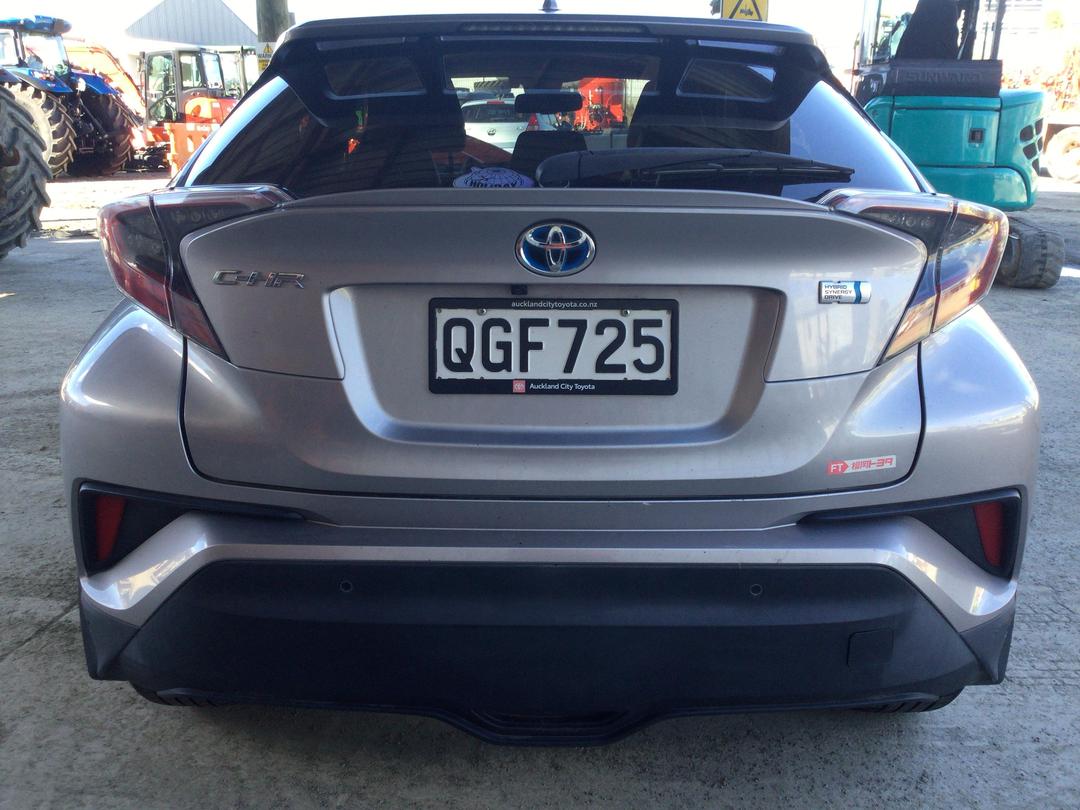 Photo '6' of Toyota C-HR