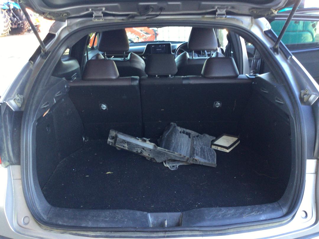 Photo '15' of Toyota C-HR