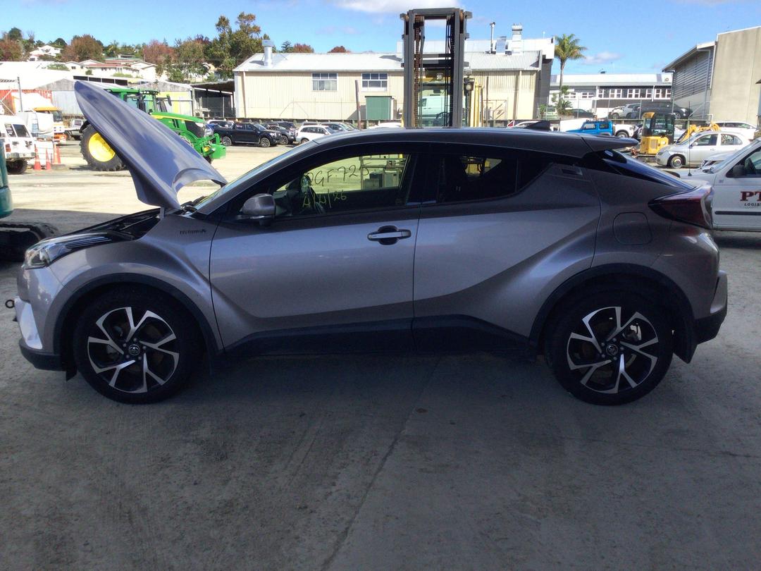 Photo '25' of Toyota C-HR