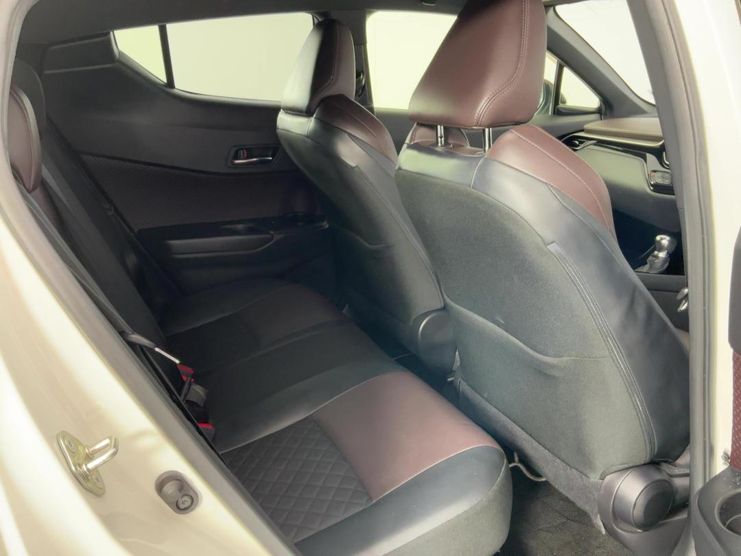 Photo '20' of Toyota C-HR