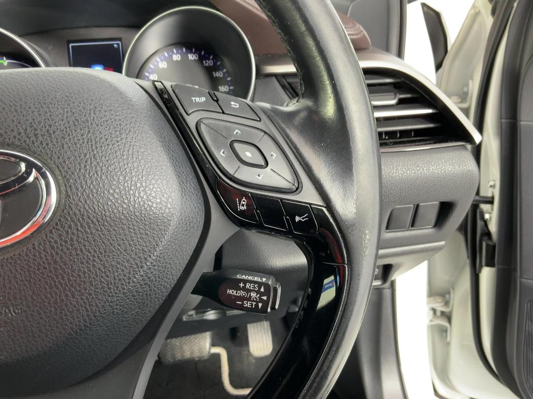 Photo '24' of Toyota C-HR