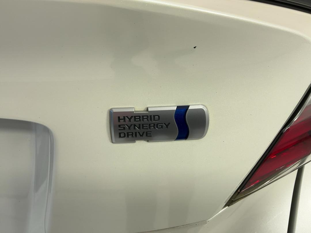 Photo '30' of Toyota C-HR