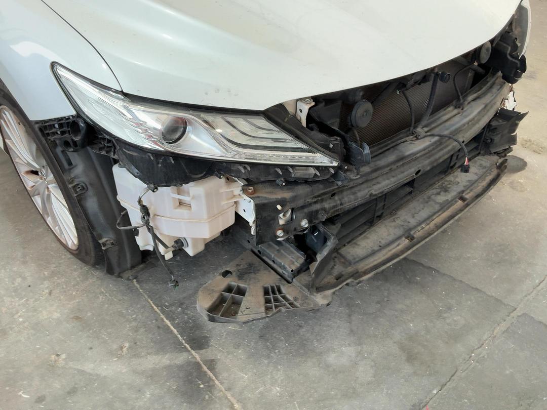 Photo '8' of Toyota Camry
