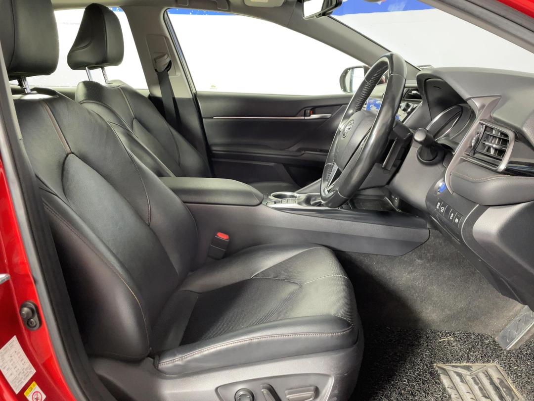 Photo '16' of Toyota Camry