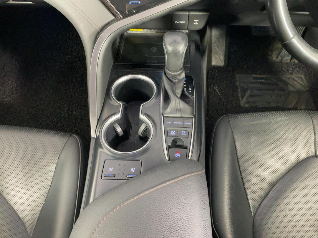 Photo '18' of Toyota Camry