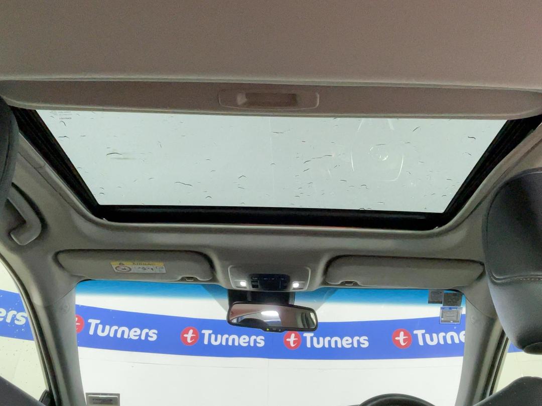 Photo '27' of Toyota Camry