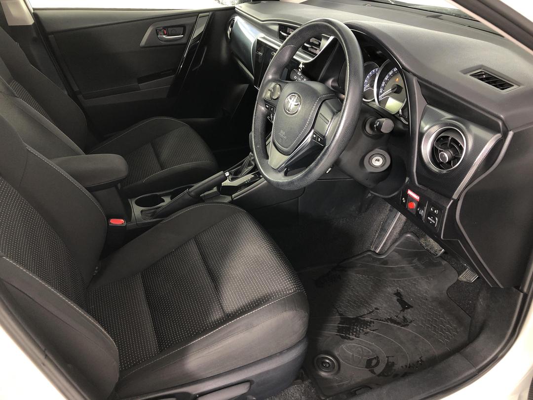 Photo '16' of Toyota Corolla