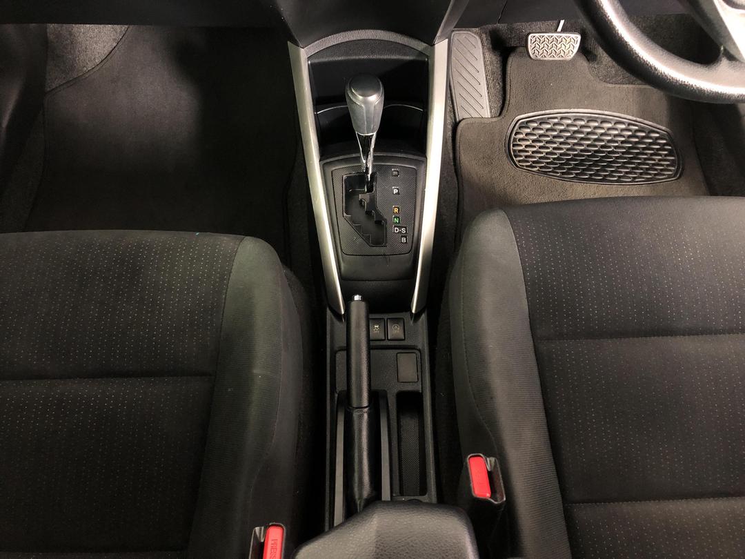 Photo '18' of Toyota Corolla