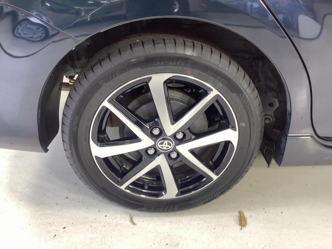 Photo '12' of Toyota Corolla