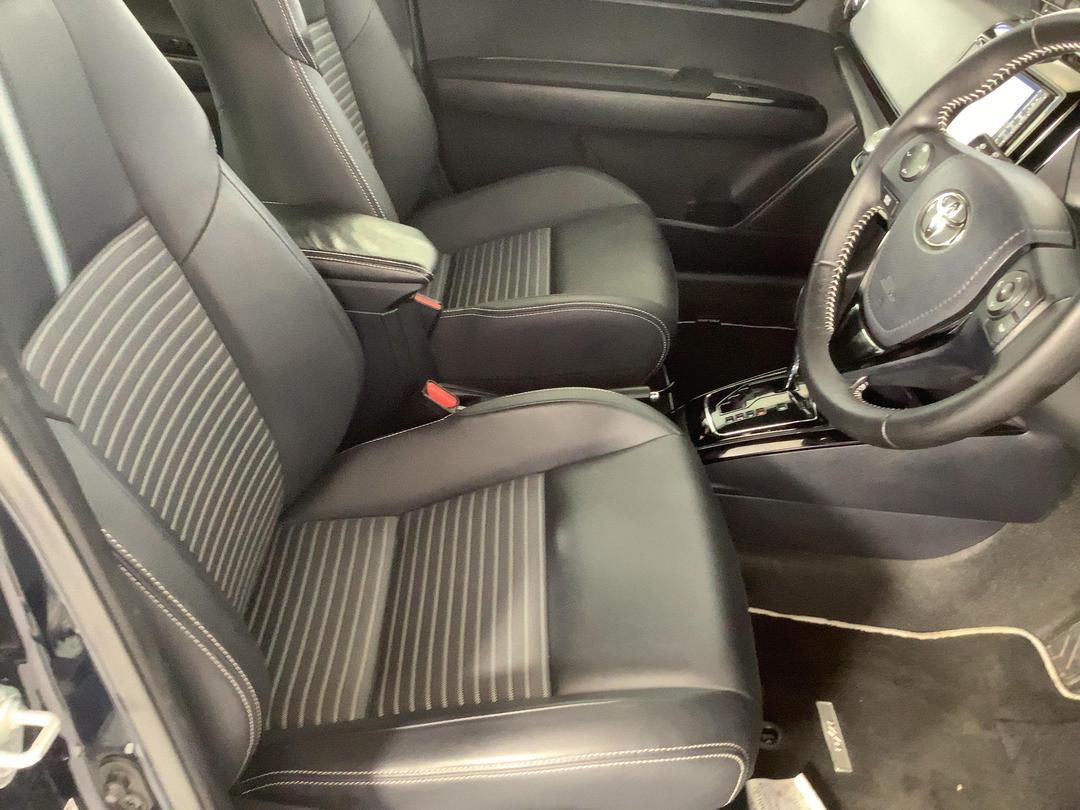 Photo '16' of Toyota Corolla