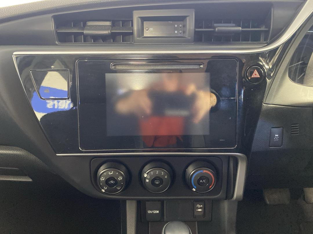 Photo '18' of Toyota Corolla