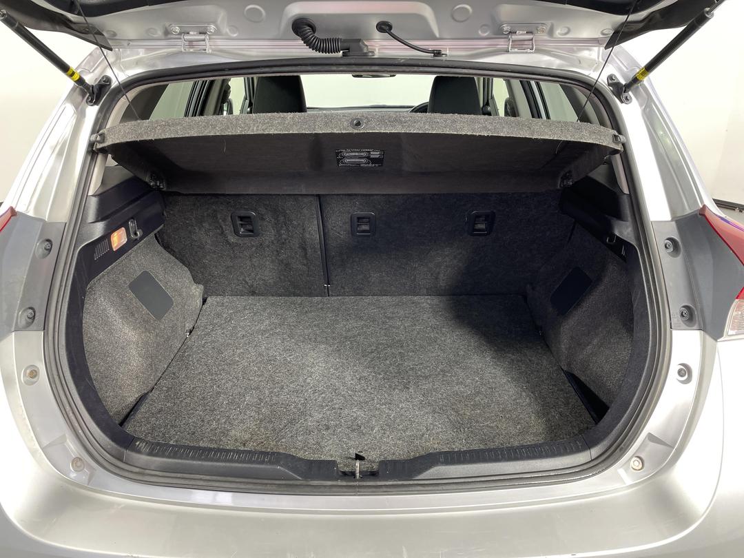 Photo '14' of Toyota Corolla