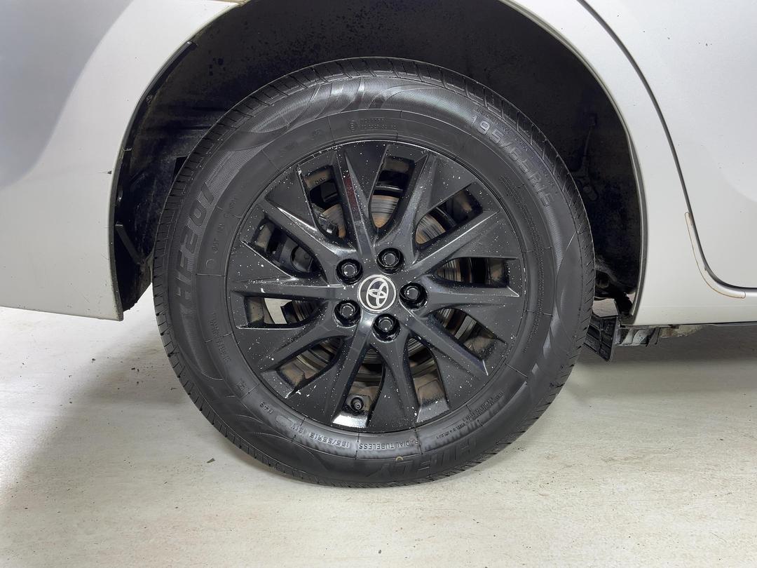 Photo '12' of Toyota Corolla