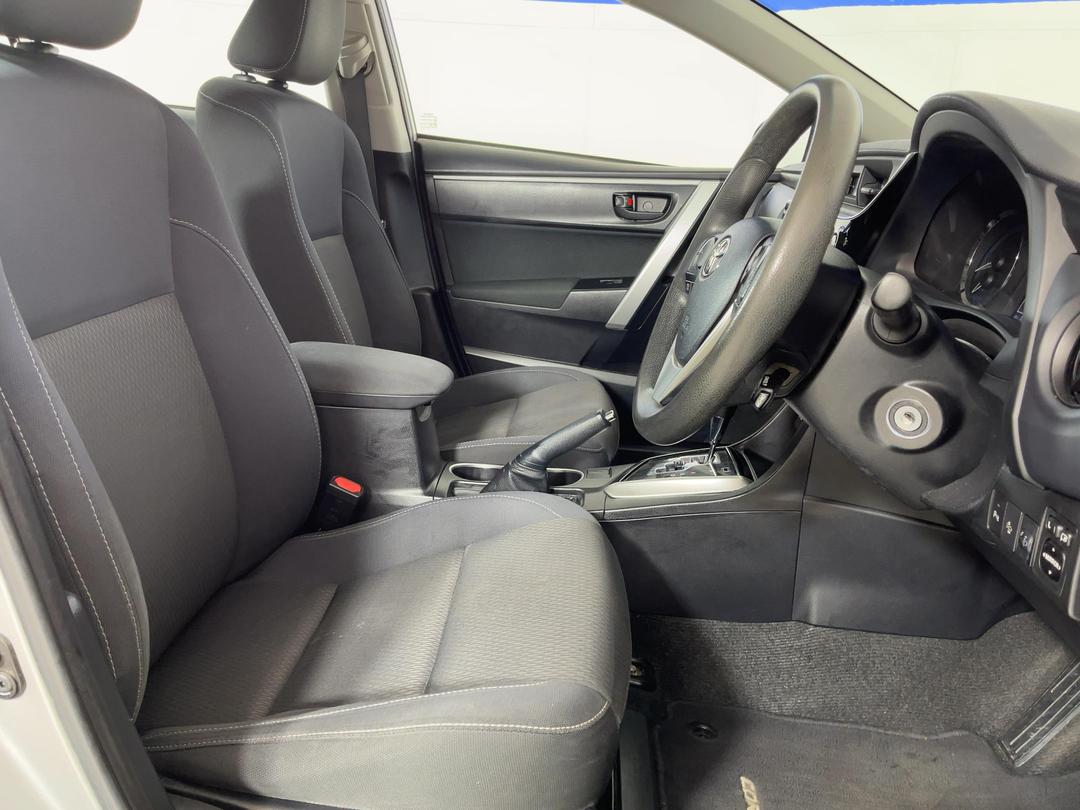 Photo '16' of Toyota Corolla