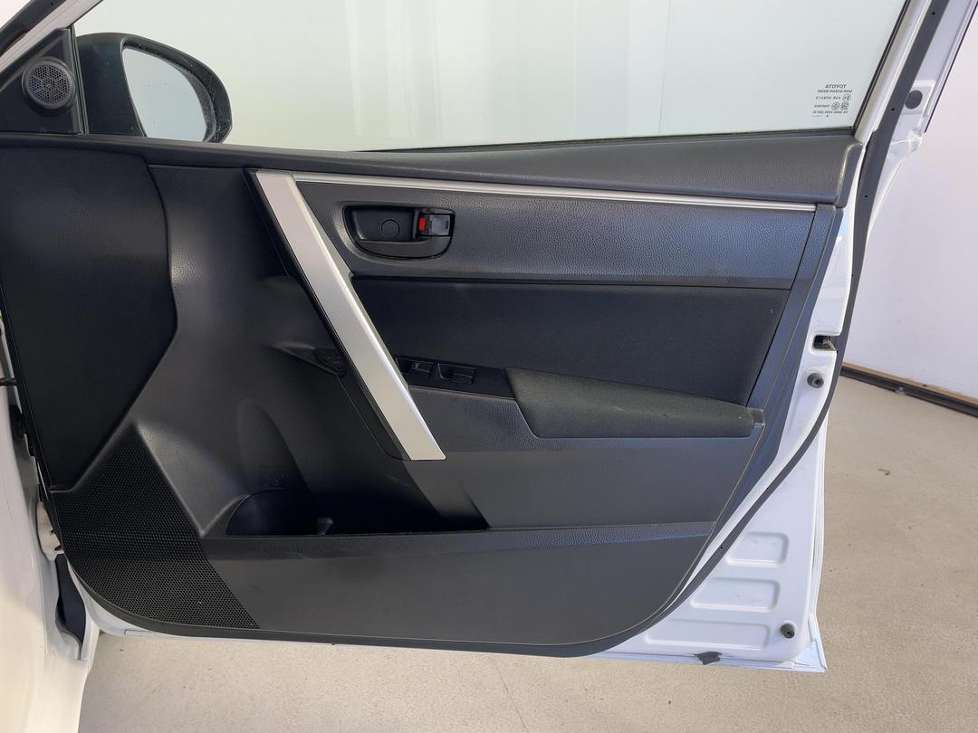 Photo '15' of Toyota Corolla