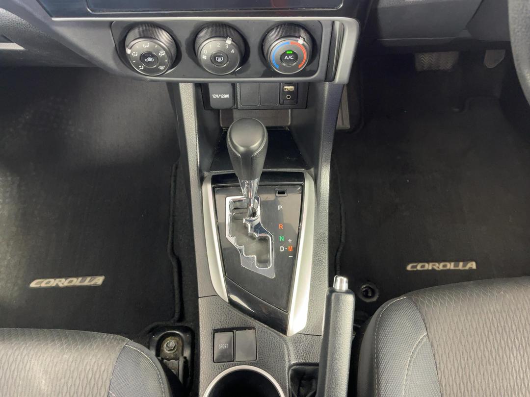 Photo '18' of Toyota Corolla